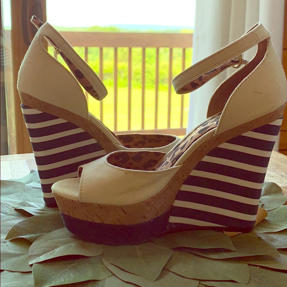 Jessica Simpson Wedges